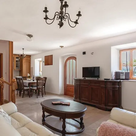 Beautiful In W/ Wifi And 3 Bedrooms Prázdninový dům Lumbarda