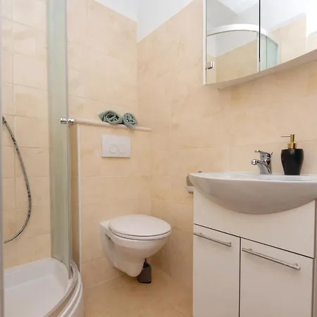 Beautiful In W/ Wifi And 3 Bedrooms * Lumbarda