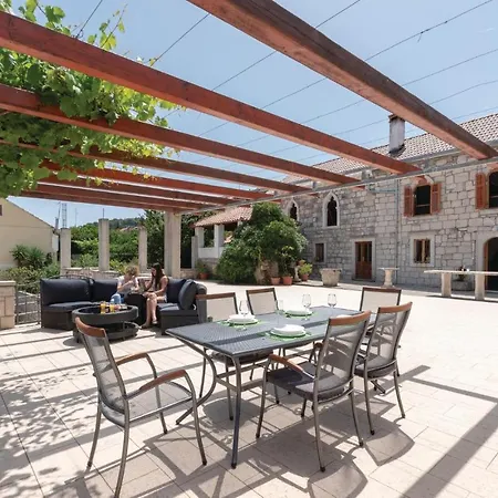 Beautiful In W/ Wifi And 3 Bedrooms Prázdninový dům Lumbarda
