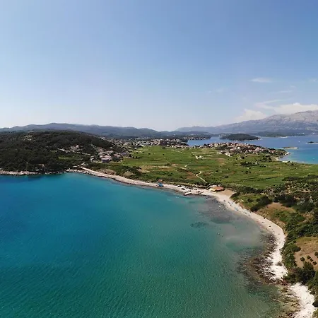 Beautiful In W/ Wifi And 3 Bedrooms Lumbarda
