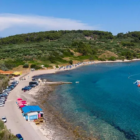 Beautiful In W/ Wifi And 3 Bedrooms Holiday home Lumbarda