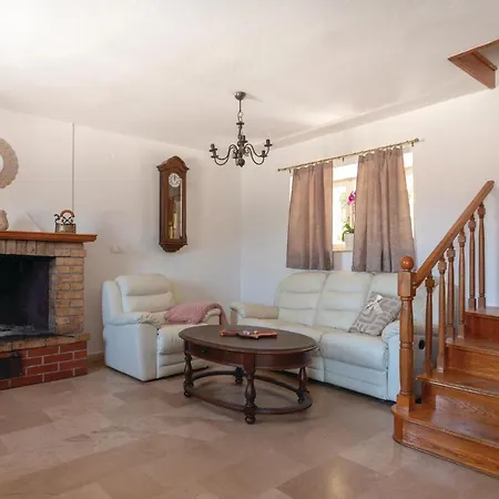 Beautiful In W/ Wifi And 3 Bedrooms Lumbarda