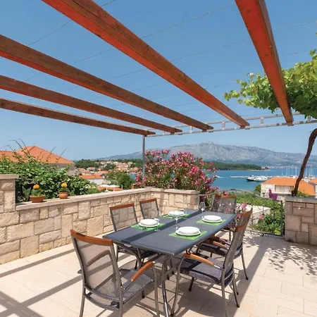 Beautiful In W/ Wifi And 3 Bedrooms Holiday home Lumbarda